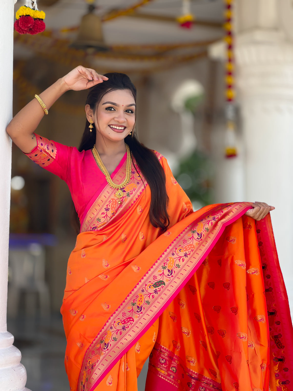 Woven Golden Border Design Silk Blend Paithani Saree