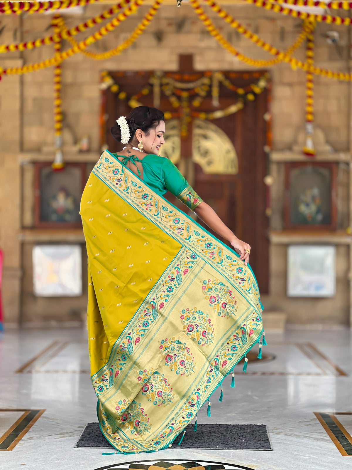 Woven Design Silk Blend Paithani Saree