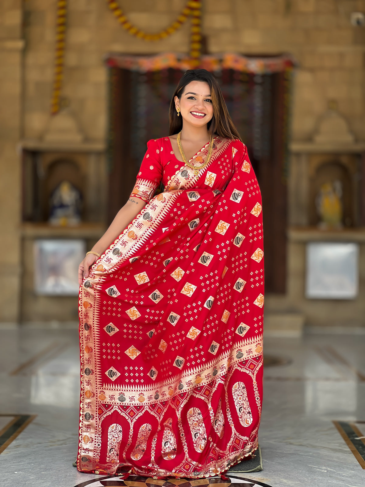 Women Ethnic Woven Design Zari Dola Silk Banarasi Saree