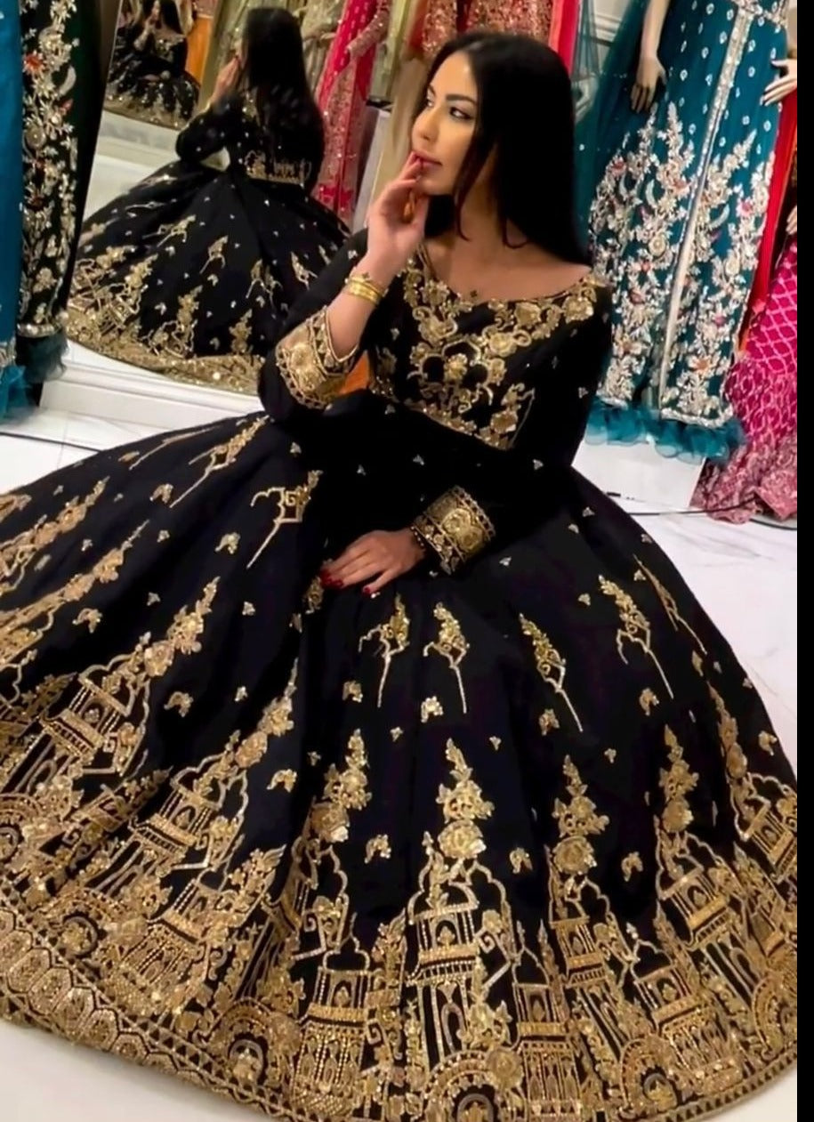 Buy Trendy Black Gown Online in India - Joshindia