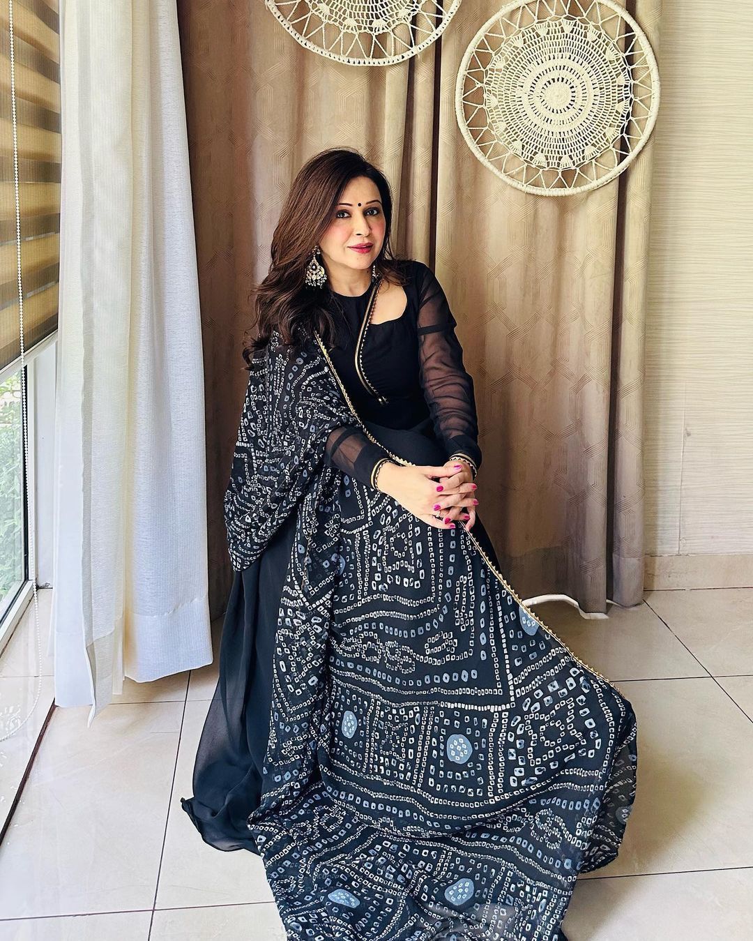 Buy Black Gown For Girls online in India - Joshindia