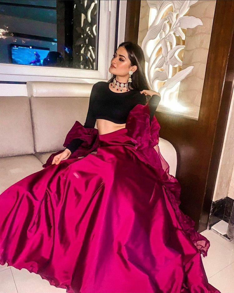 Buy Silk Lehenga Online in India - Joshindia