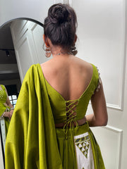 Give Your Navratri Look This Irresistible Mirror Work Lehenga - Joshindia