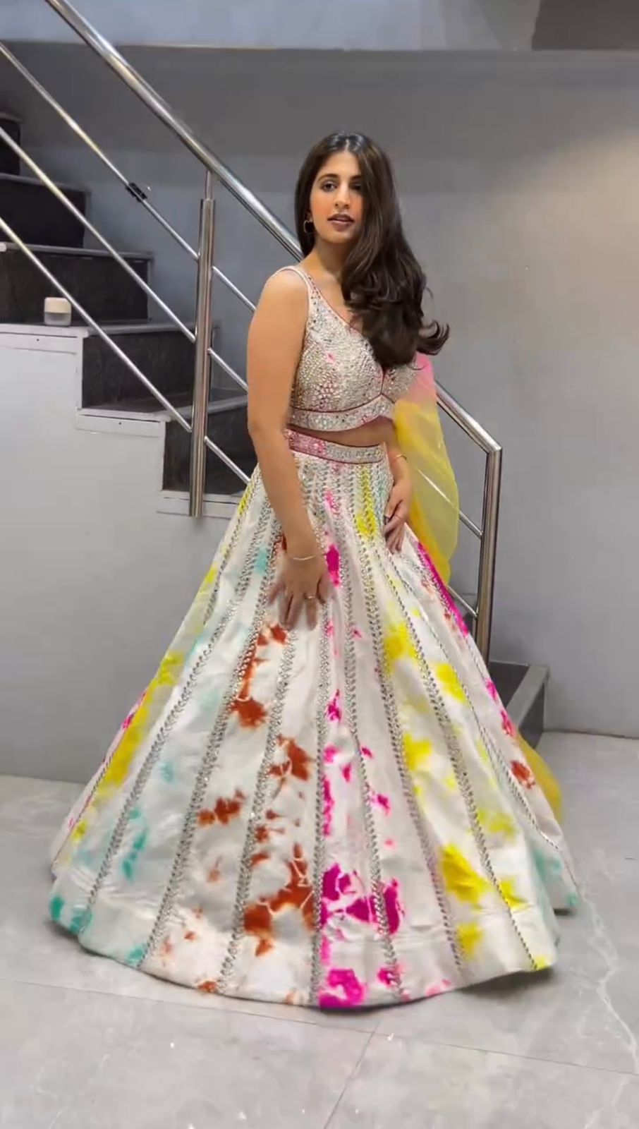 Bhumi pednekar in deep neck lavender gown the best outfit for wedding  receptions tips for wedding outfits | Bhumi Pednekar: रिसेप्शन पार्टी के  लिए ड्रेस चुनने में हो रही है परेशानी तो