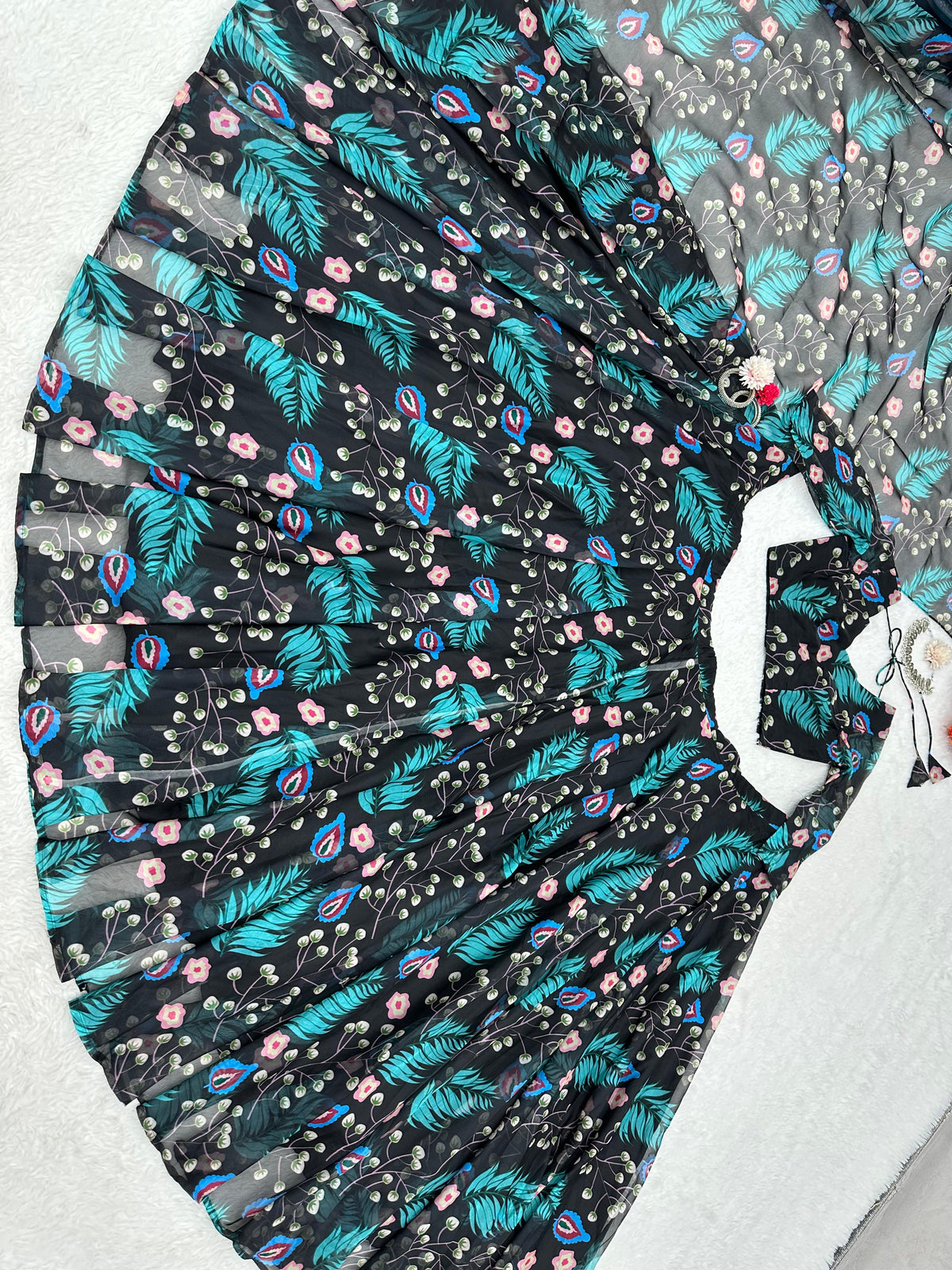 Buy Latest Designer Organza Lehenga Cholis Online - Joshindia