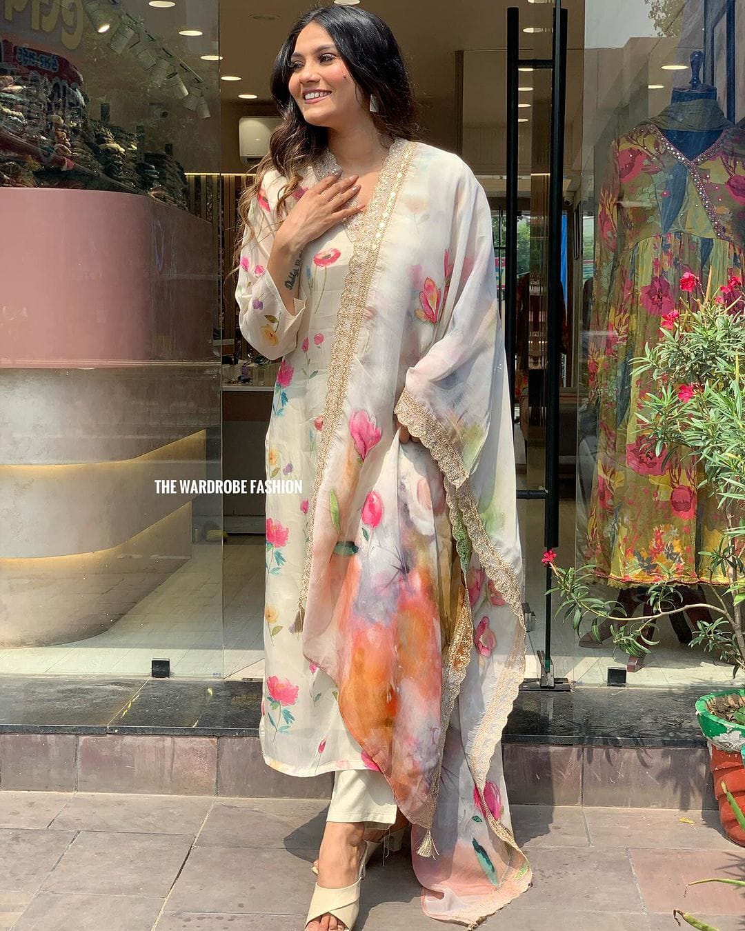 Buy Organza Suits Online at the Best Price - Joshindia