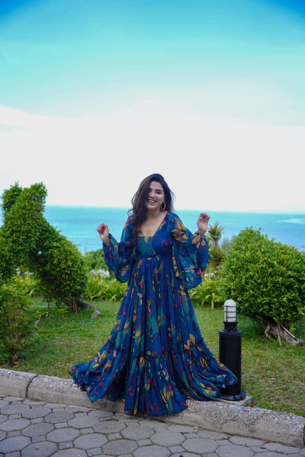 LAUV BLUE GEORGETTE MAXI - Joshindia