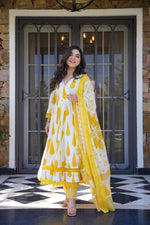 White And Yellow Leaf Print Anarkali Suit Set - Joshindia