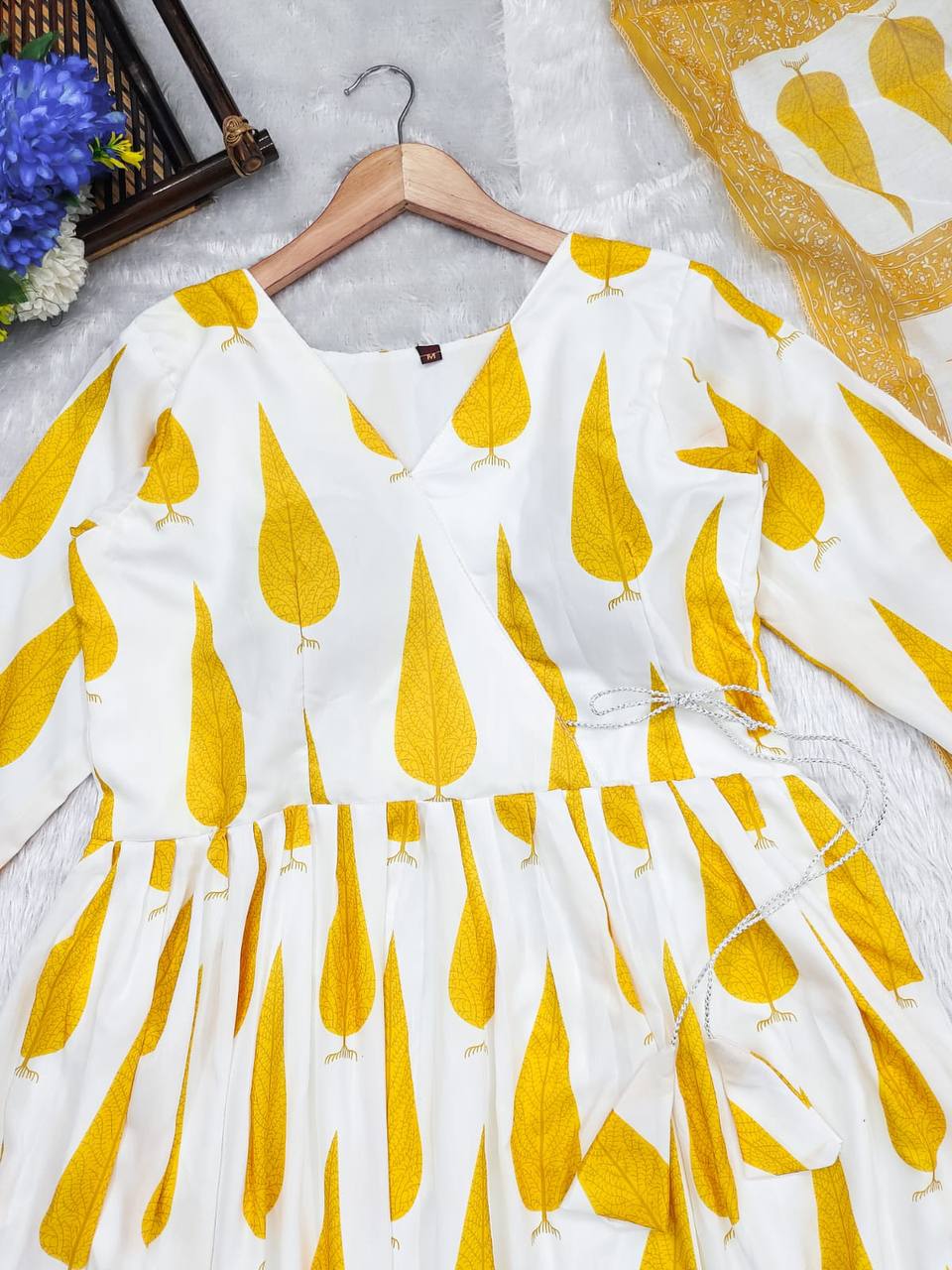 White And Yellow Leaf Print Anarkali Suit Set - Joshindia