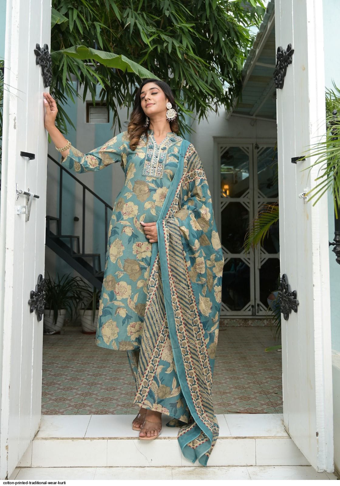Floral motif printed cotton kurta set with pockets