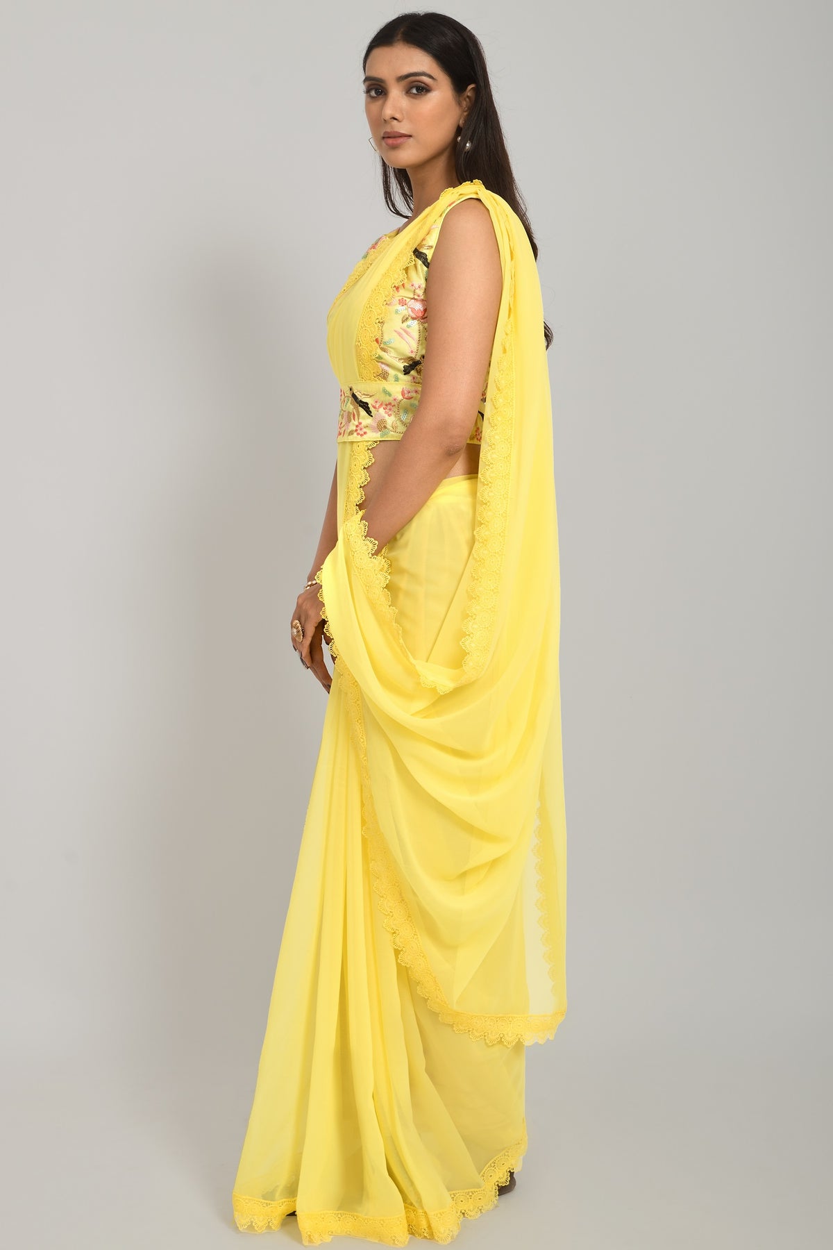 Buy Yellow Sarees Online at Best Prices In India - Joshindia