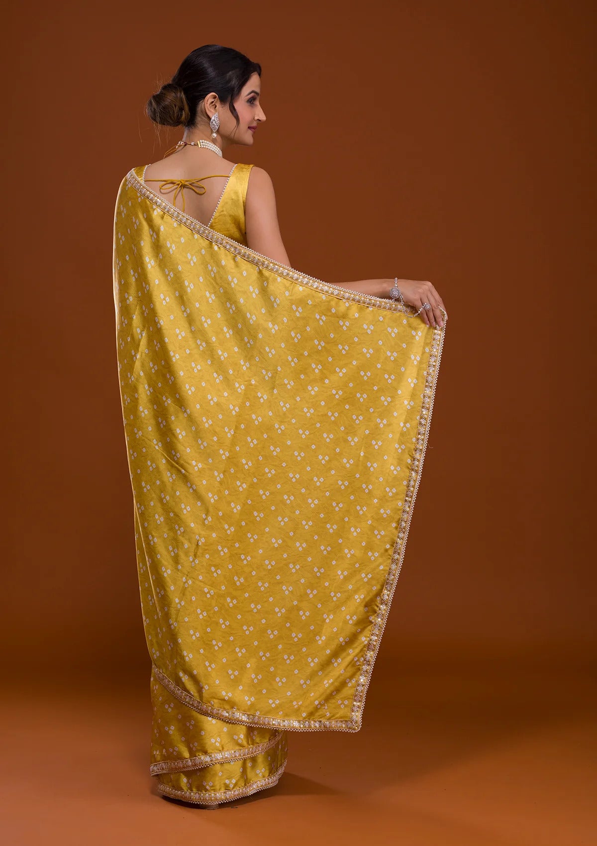 Buy Yellow Sarees Online at Best Prices In India - JOSHINDIA - Joshindia