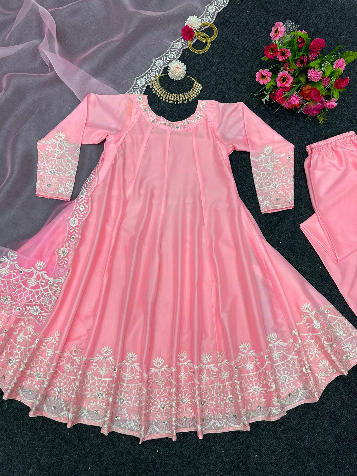 Buy Women Kurta Sets & Suit Sets Online for Women in India - Joshindia