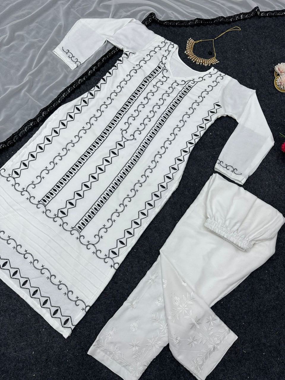Buy White Kurtas Sets online in India - Joshindia