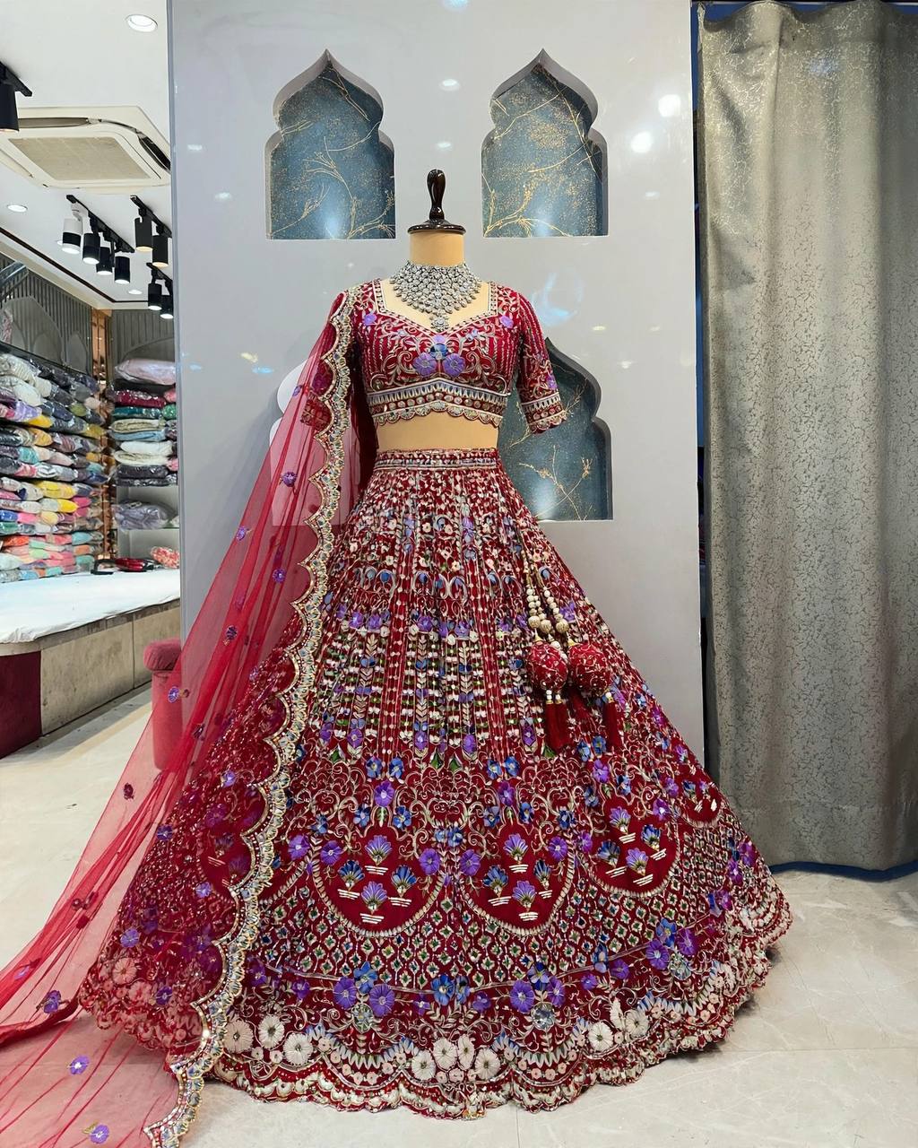 DESIGNER BRIDALRED WEDDINGLEHENGA