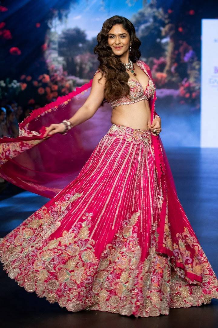 WEDDING BRIDAL DESIGNERLEHENGA