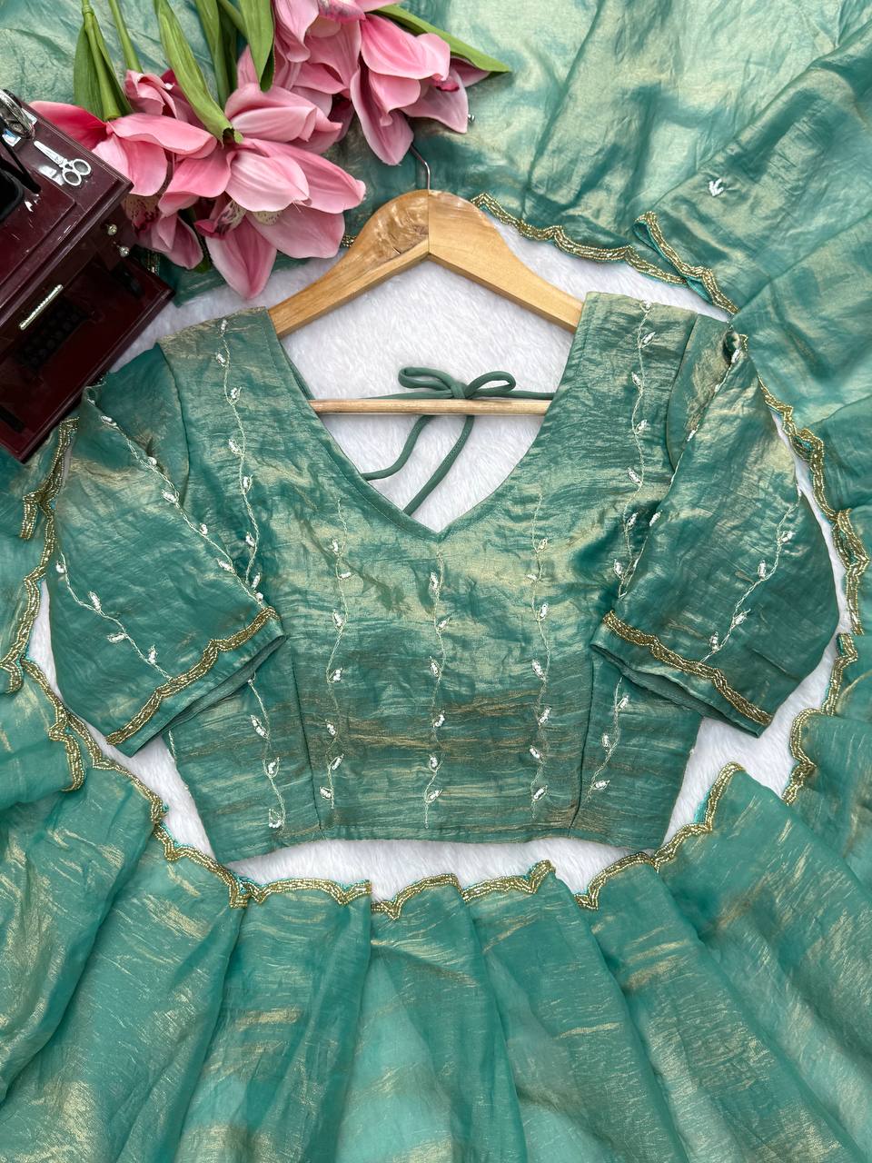 Fendy Silk Saree Sea Green & Peach Pink Scalloped Border Party Wear for Women