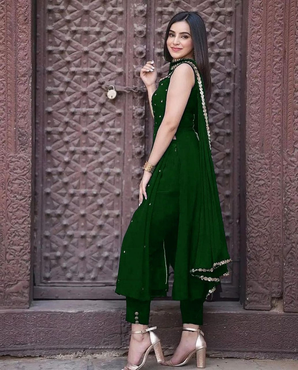 Buy Green Dupatta Kurtas Sets online in India - Joshindia