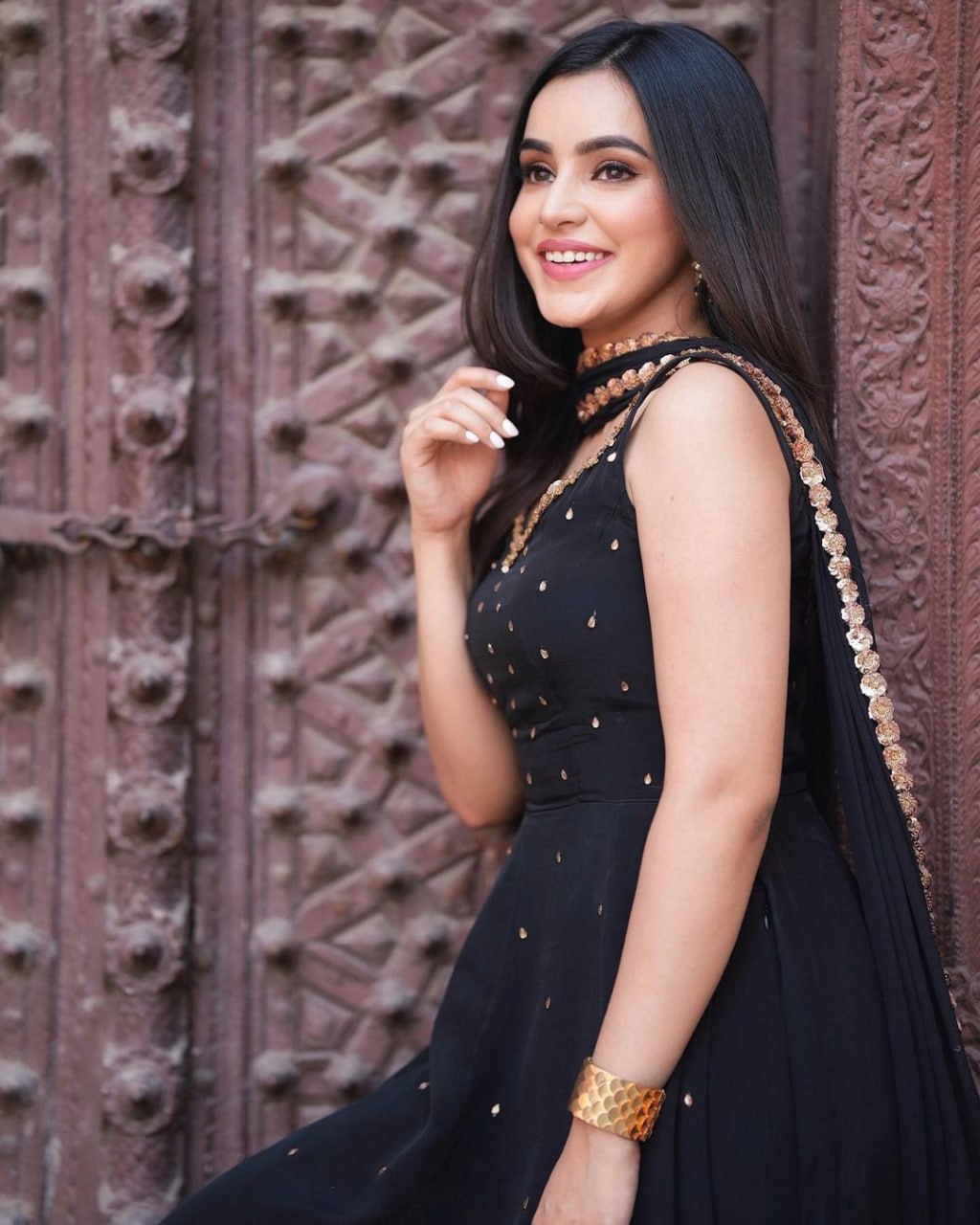 Buy Black Dupatta Kurtas Sets online in India - Joshindia