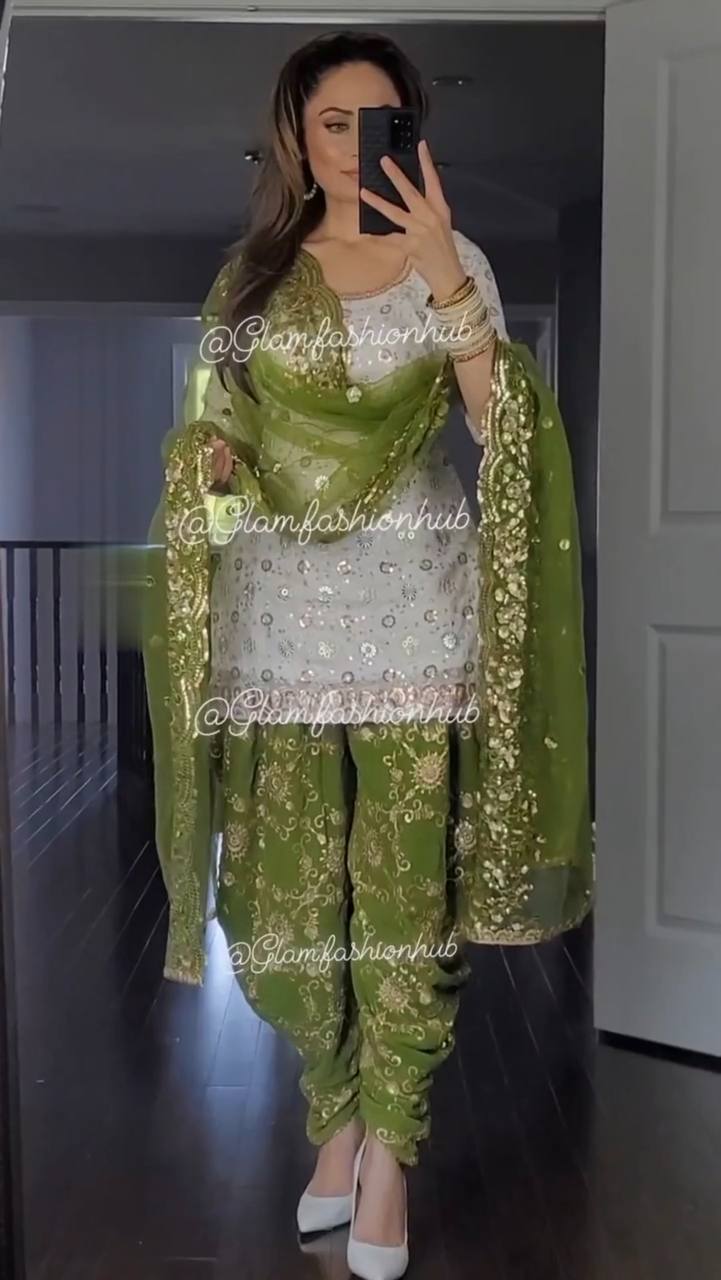 Engagement, Festive, Reception Green color Silk fabric Salwar Kameez :  1906299