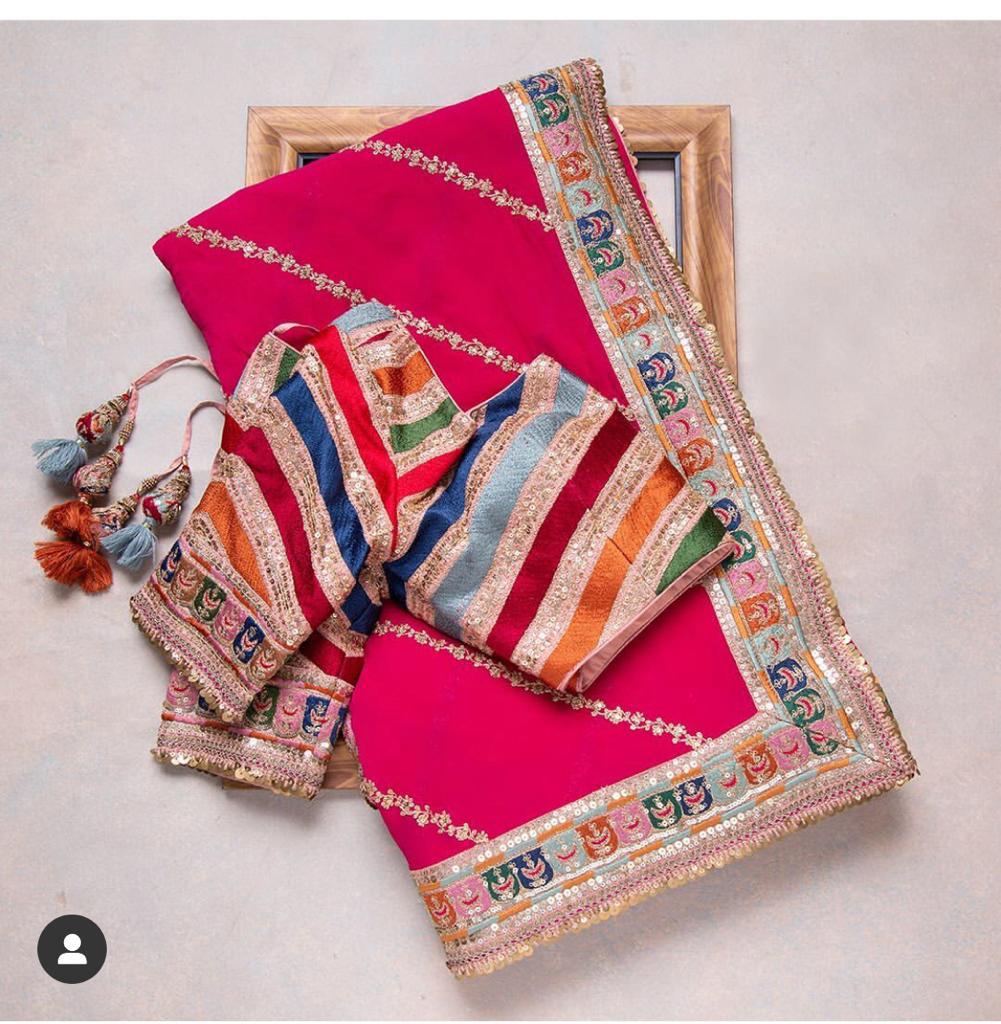 Pink designer saree for royal look buy now - Joshindia