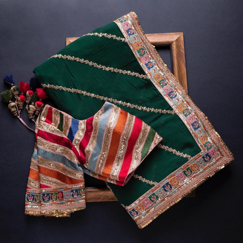 Green designer saree for royal look buy now - Joshindia