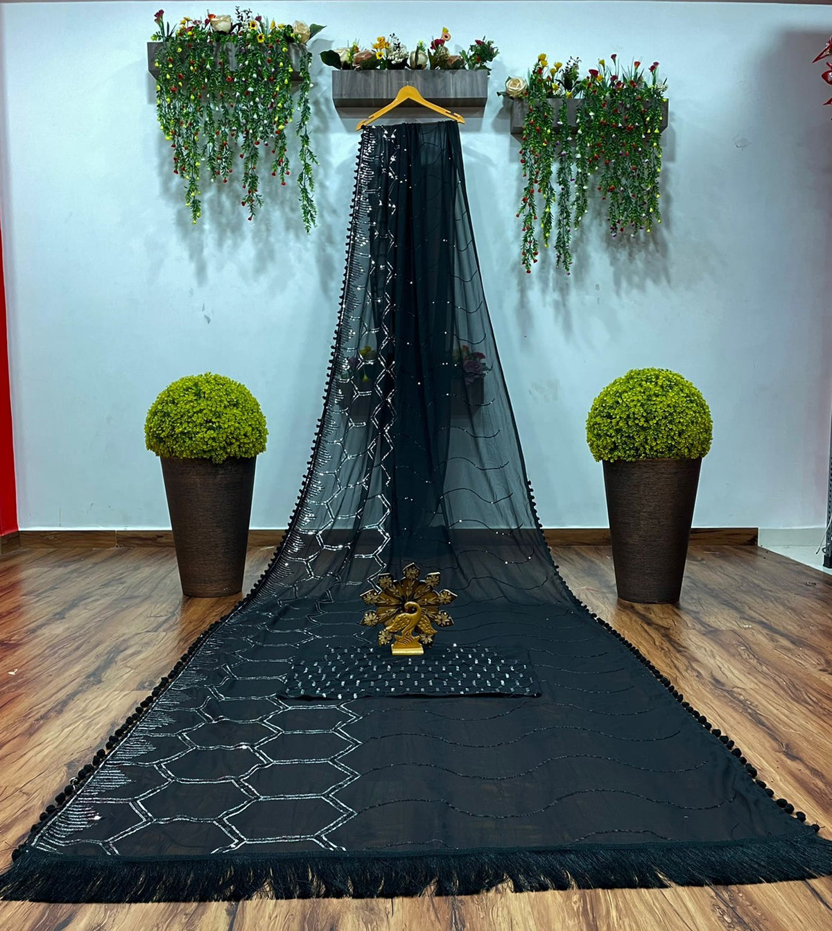 Buy Black Saree Online at Best Prices In India - Joshindia