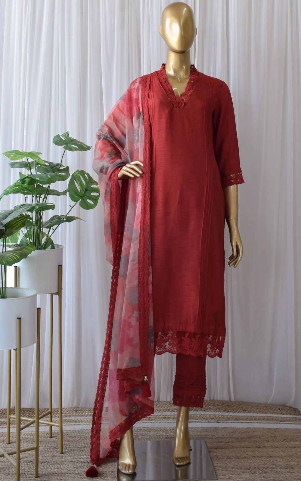 Buy lucknowi style kurta set for stylish look