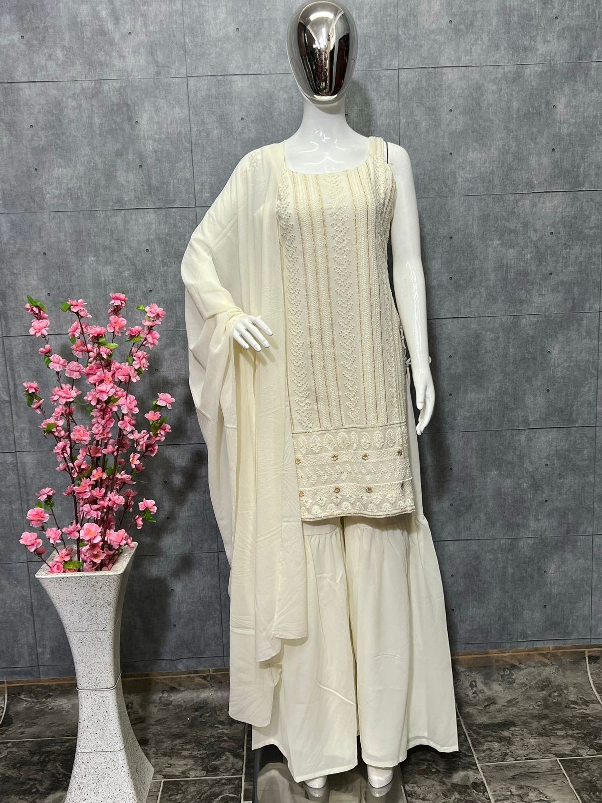 Buy White color lucknowi style kurta set for stylish look