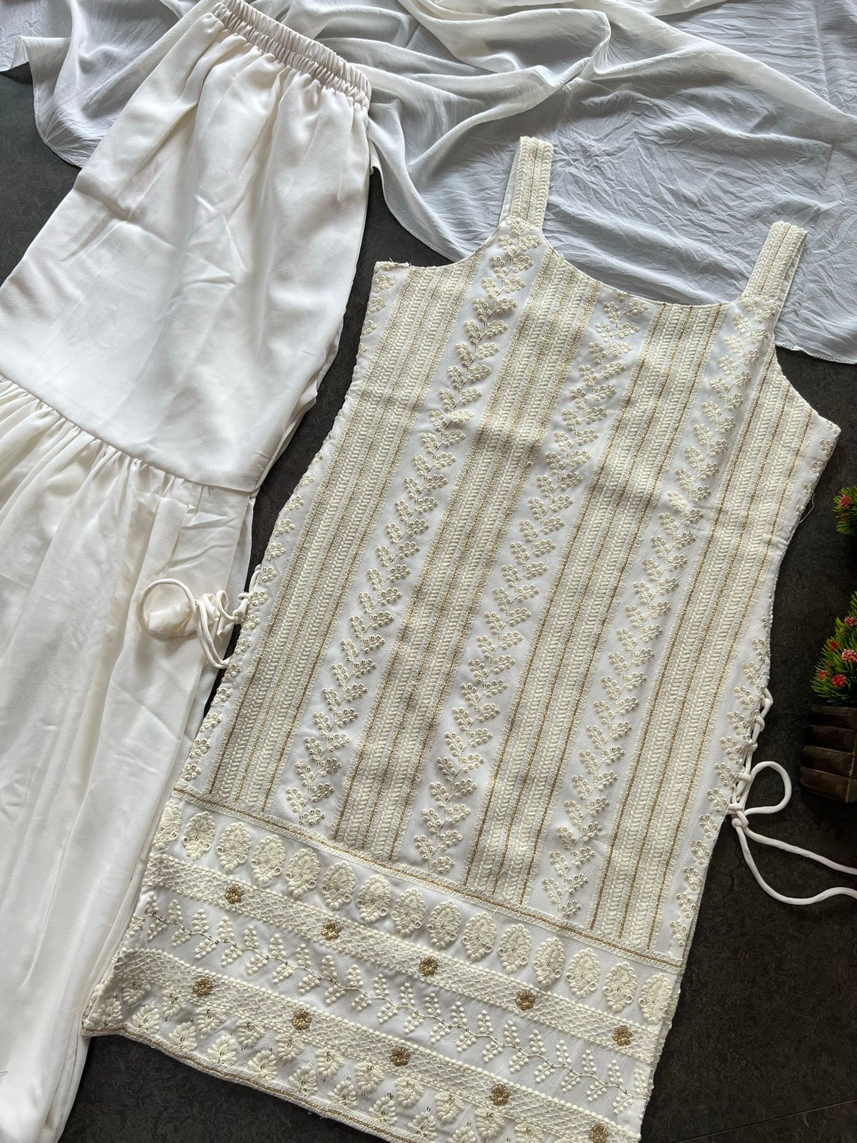 Buy White color lucknowi style kurta set for stylish look - Joshindia