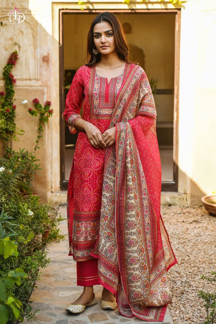 Buy Red color lucknowi style kurta set for stylish look - Joshindia