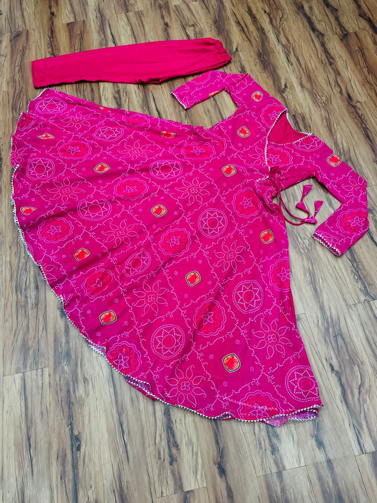 Buy Pink color lucknowi style kurta set for stylish look - Joshindia