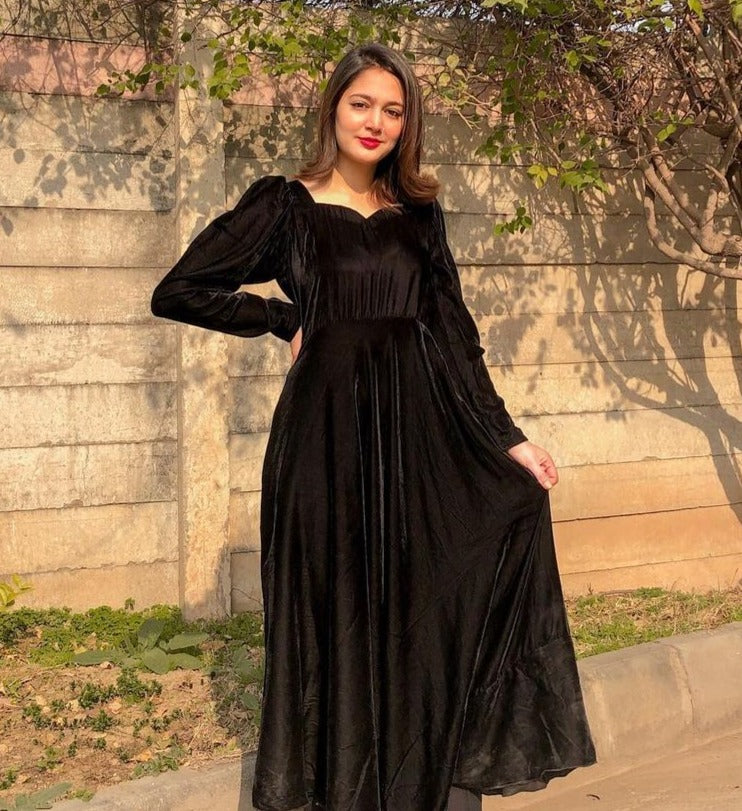 Beautiful Gown and Kurti With Pant - Joshindia