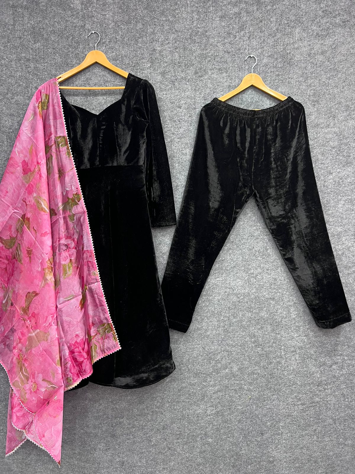 Beautiful Gown and Kurti With Pant - Joshindia