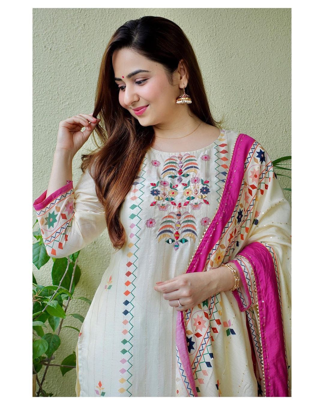 Beautiful White Color Cotton Kurta Set - Joshindia