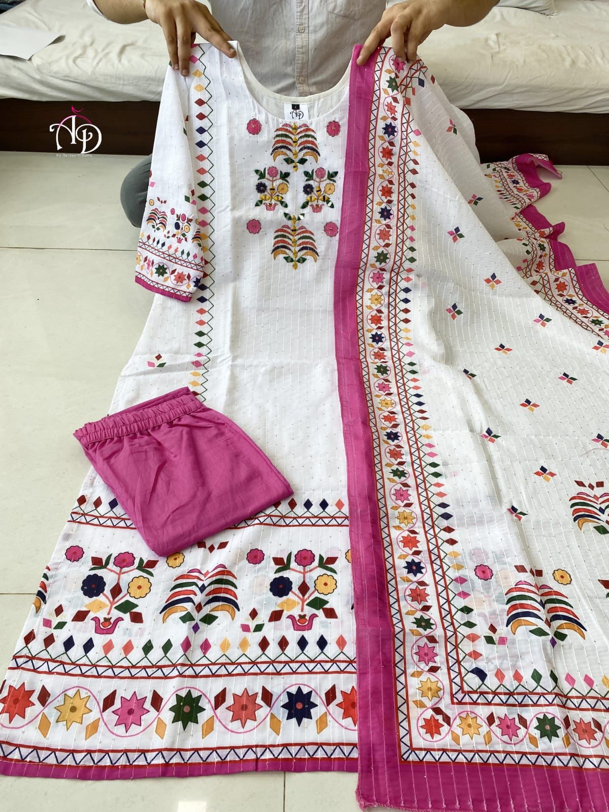 Beautiful White Color Cotton Kurta Set - Joshindia