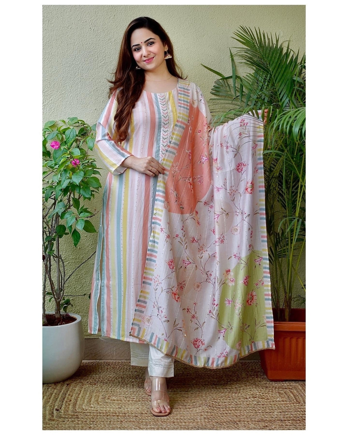 Trendy White color lucknowi style kurta set for stylish look - Joshindia