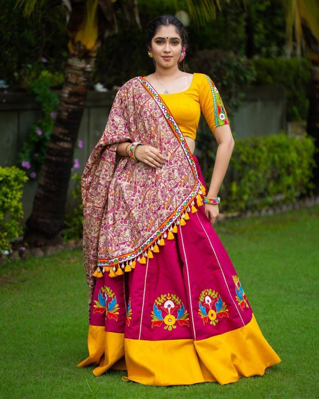 DESIGNER LEHENGA SAREE WITH READYMADE BLOUSE AND BELT