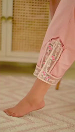 Peach color lucknowi style kurta set for stylish look