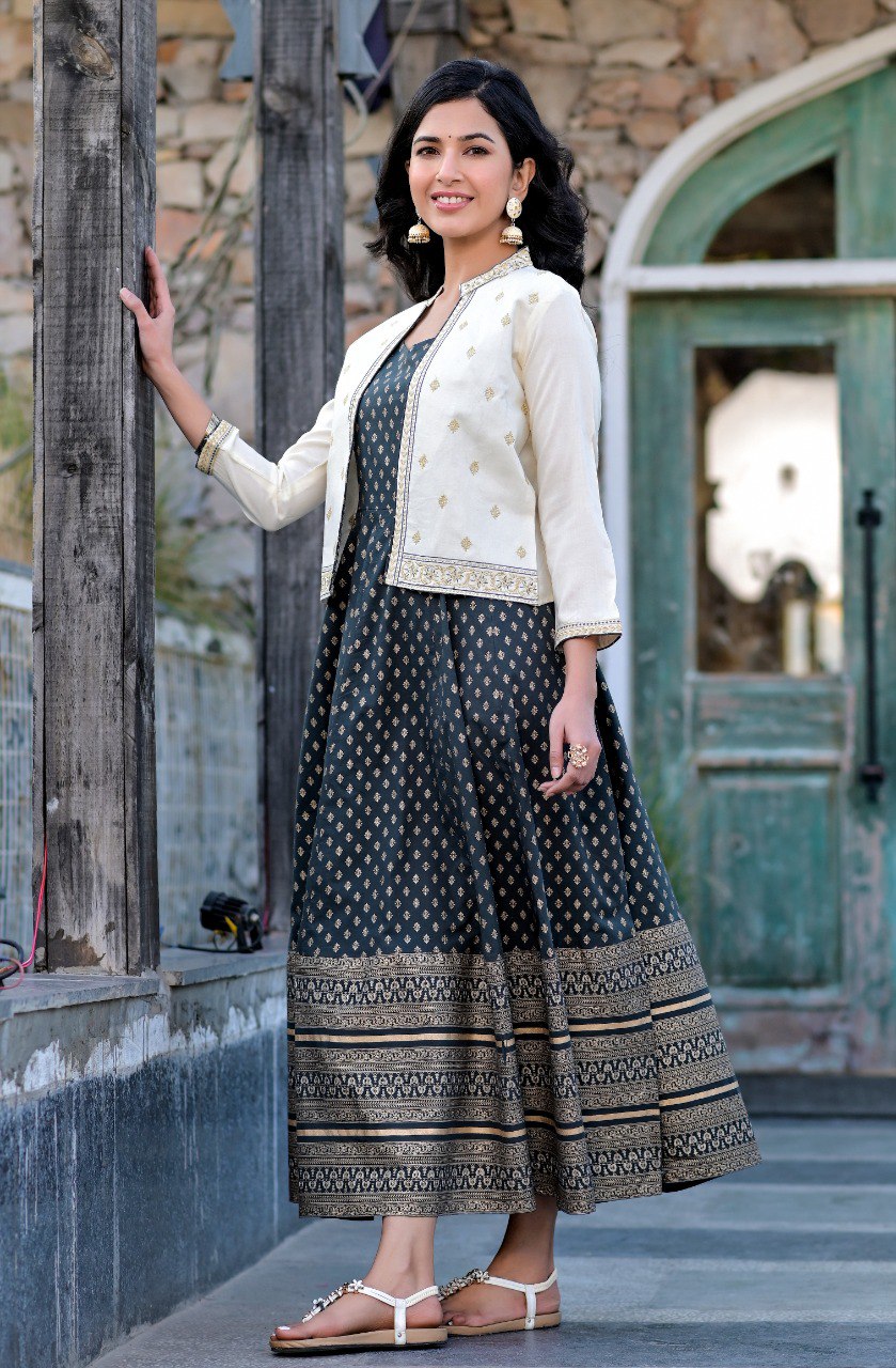 Beautiful jacket style indian outfit buy now - Joshindia
