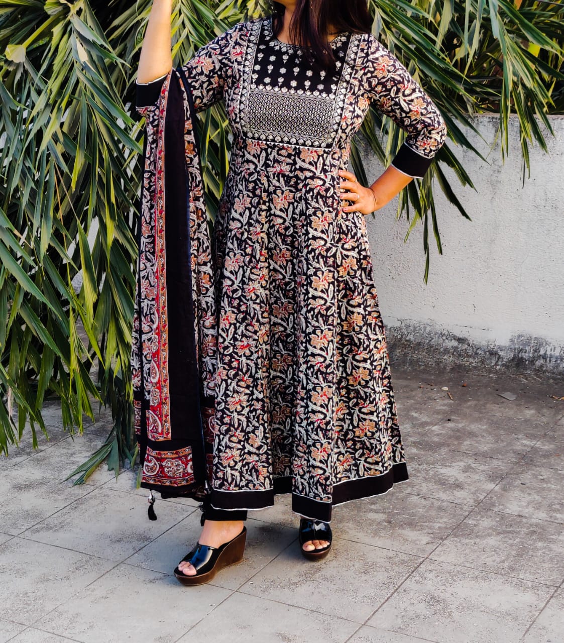 Premium pure Reyon print full flair Anarkali kurti withpant paired up with malmal dupatta - Joshindia