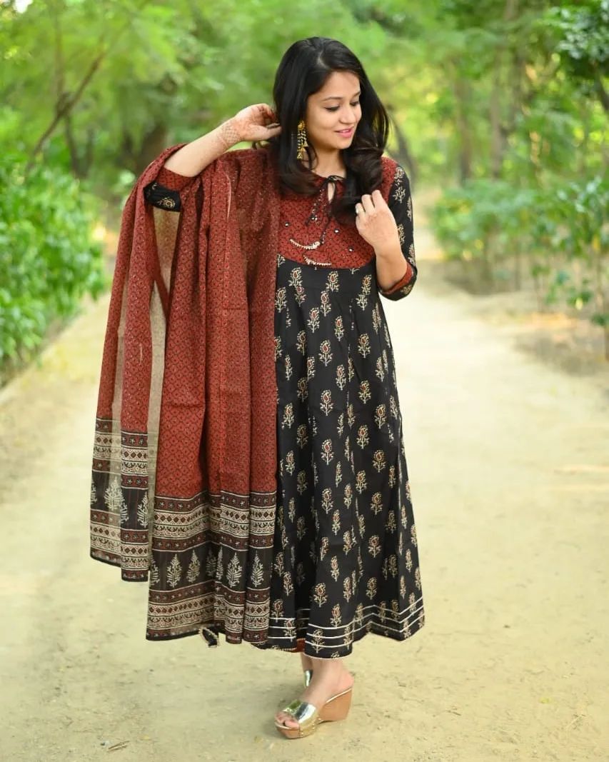 Anarkali kurta pant dupatta with some mirror work and gota detailing and gota tassals - Joshindia