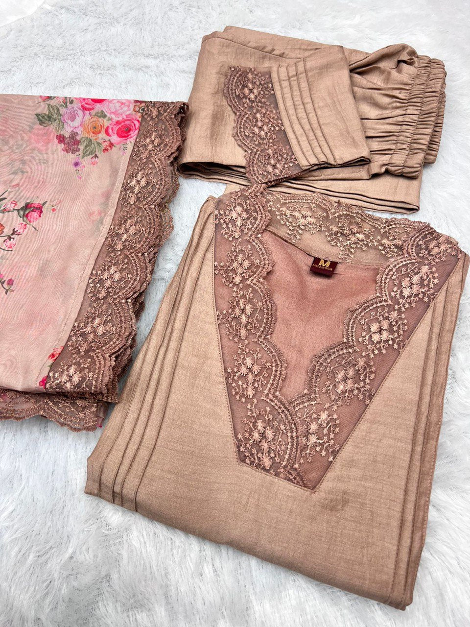 Most Trending Kurta Set Buy Online - Joshindia