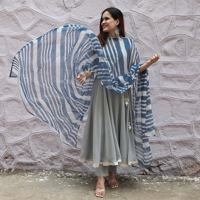 Beautiful Heavy Cottan Anarkali KURTI WITH PANT MAL MAL DUPATTA - Joshindia