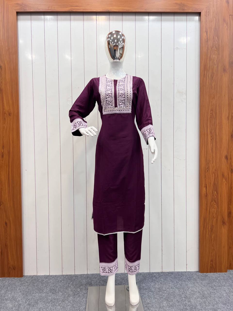 Trendy New lucknowi style kurta set for stylish look - Joshindia