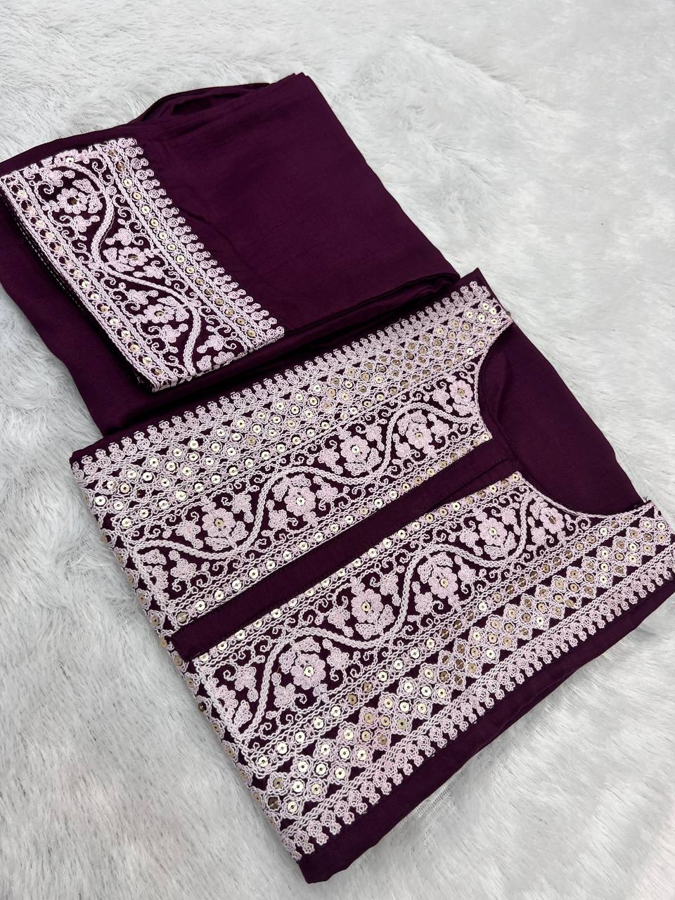 Trendy New lucknowi style kurta set for stylish look - Joshindia