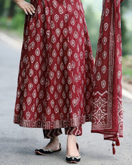 Amazing Red Color Kurta Set At Affordable Price - Joshindia