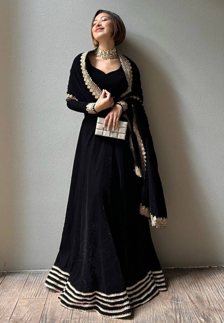 Jannat Zubair Rahmani on Instagram: “More clicks❤️ #jannatzubair  #jannatzubair29 #jannat #tiktok #tikt… | Indian gowns dresses, Designer  dresses indian, Party dress