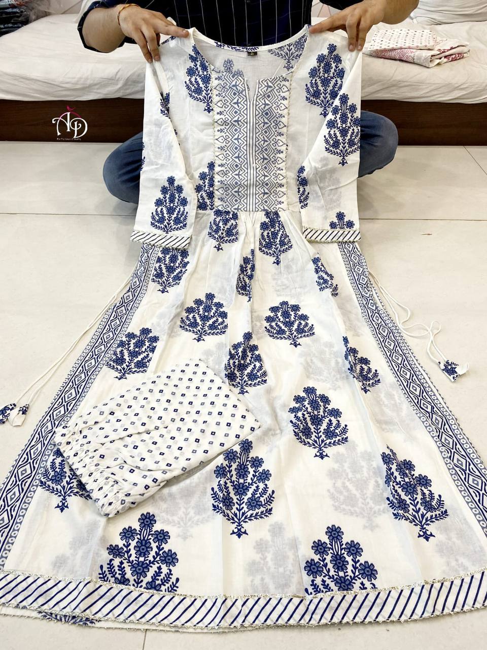 Trendy White Color Printed Kurta Set For Stylish Look At Best Price