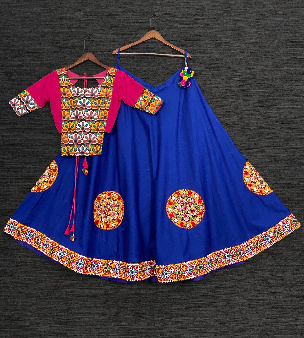 Buy ITSMYCOSTUME Indian State Folk Dance Gujarati Garba Dance Girl  Multicolor Lehenga Top Kids Fancy Dress Costume 2-3 Years Multicolour Online  at Low Prices in India - Amazon.in